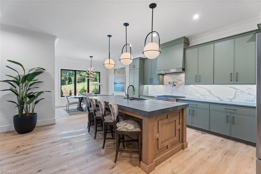 1823 Chanterelle Court, Winston-Salem
