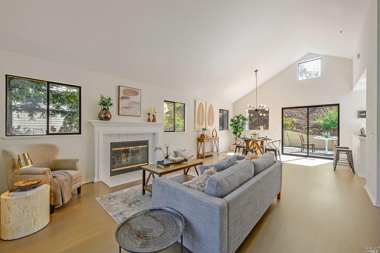18 Creekside Drive