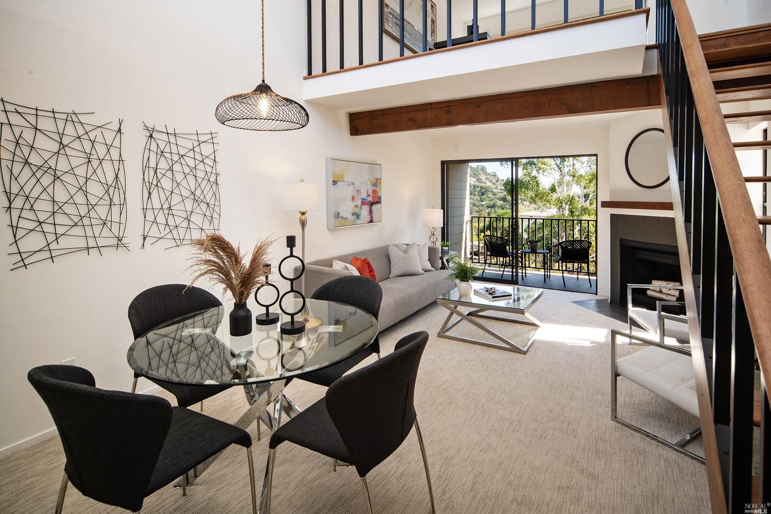 814 Via Casitas