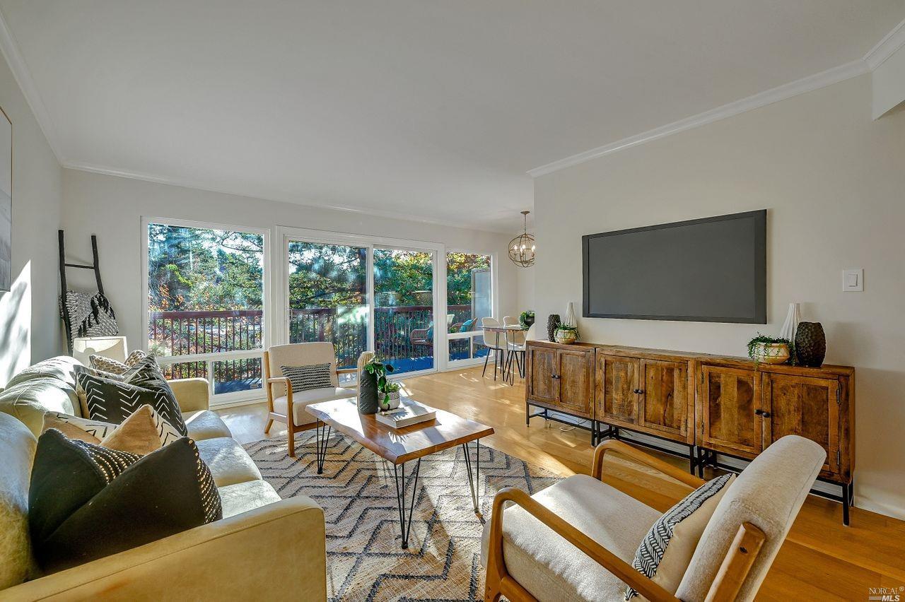 1219 Grand Avenue Unit: 6