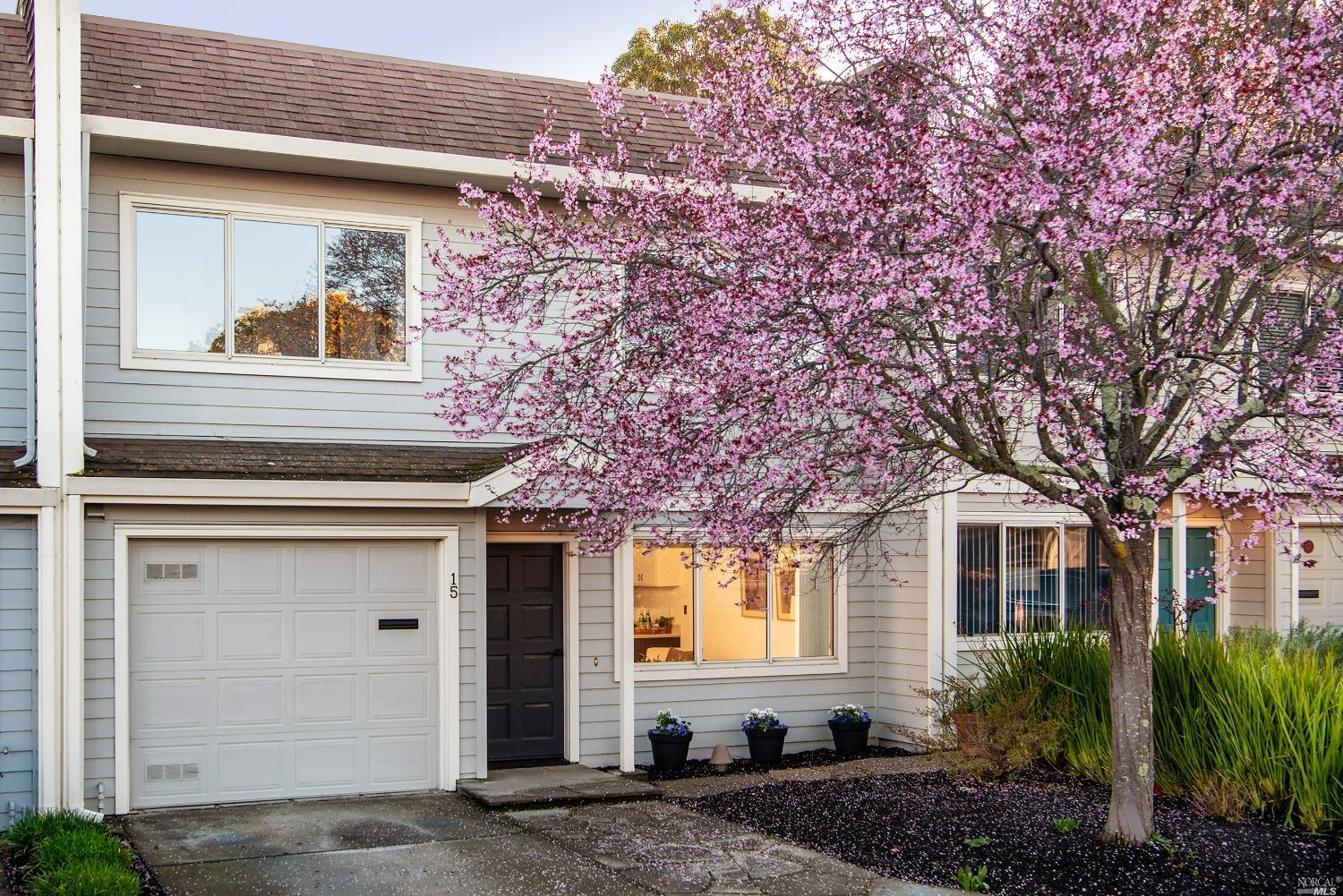 15 Mariner Green Drive