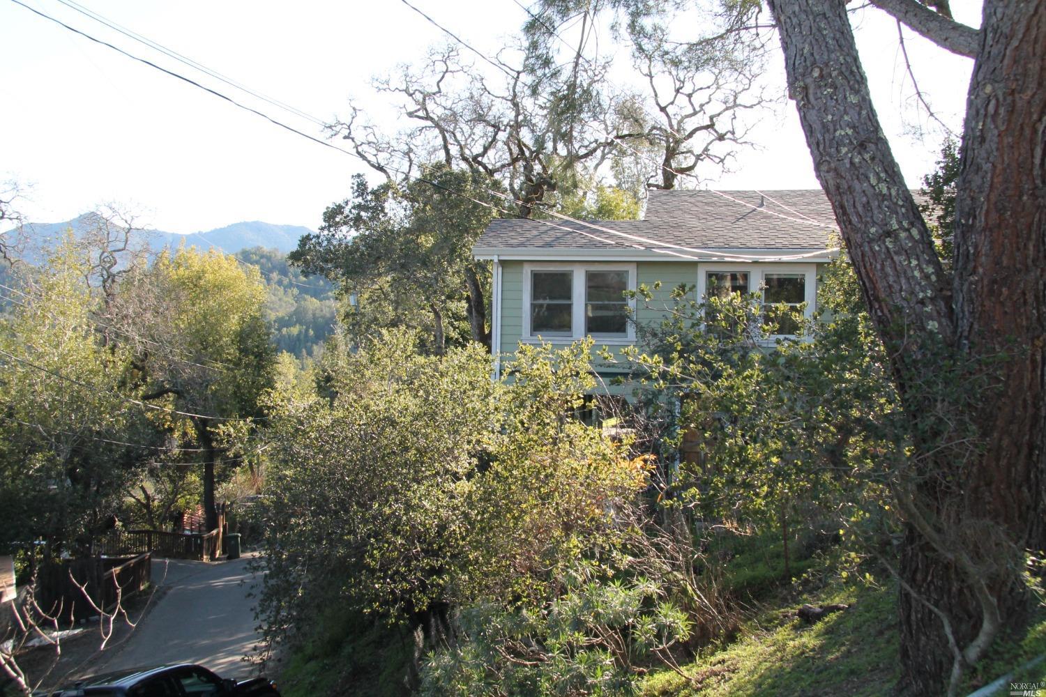 76 Manzanita Road