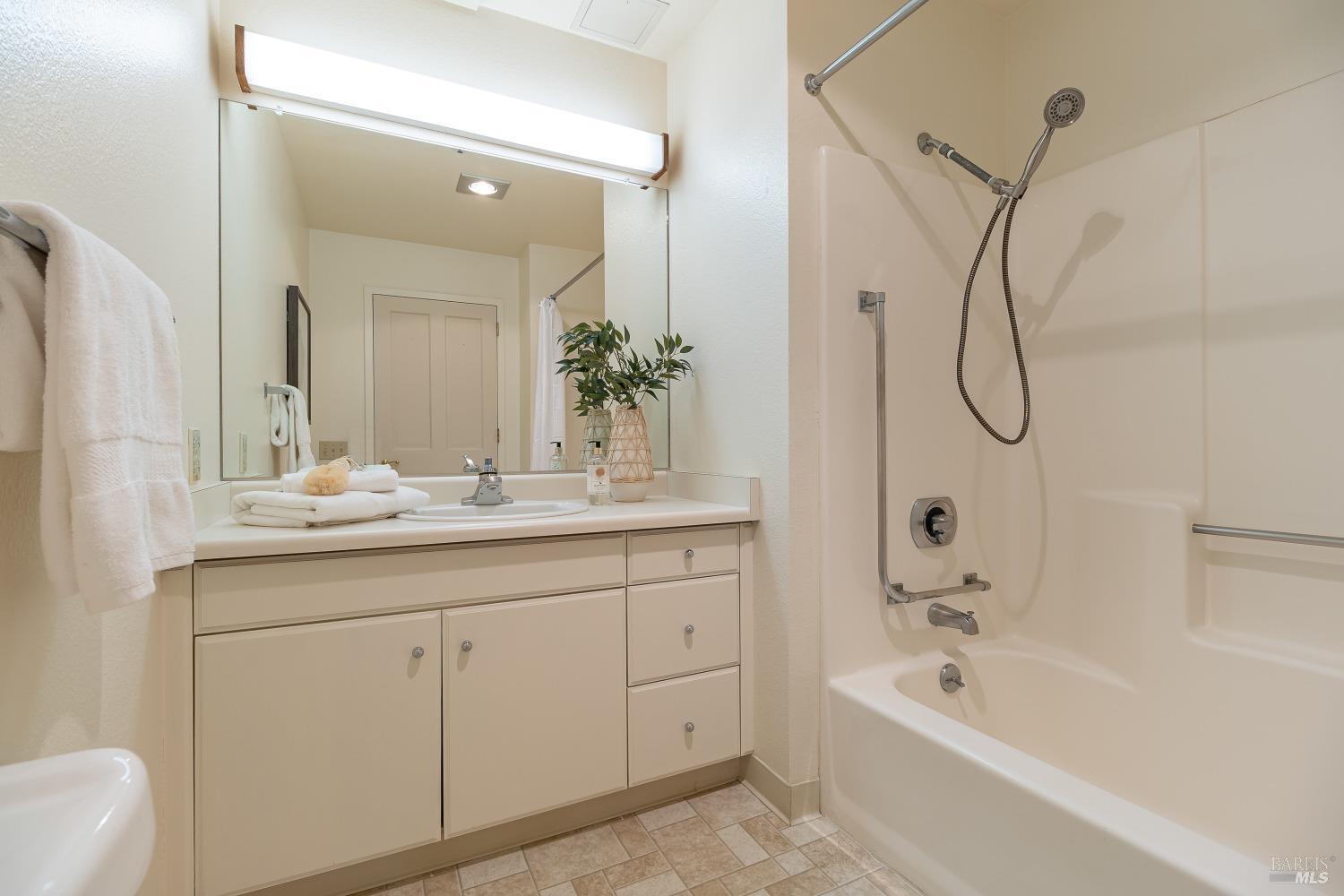 100 Thorndale Drive Unit: 454