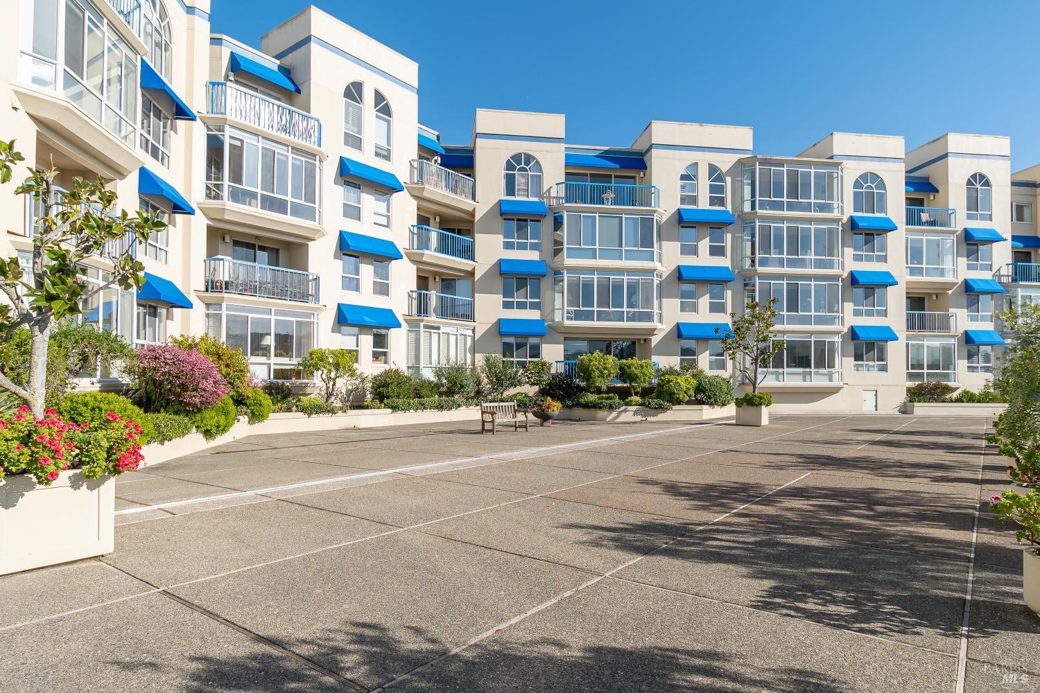 100 Thorndale Drive Unit: 454