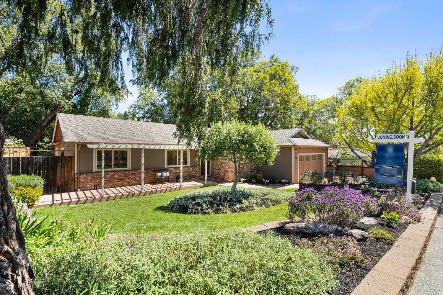 94 Rollingwood Drive