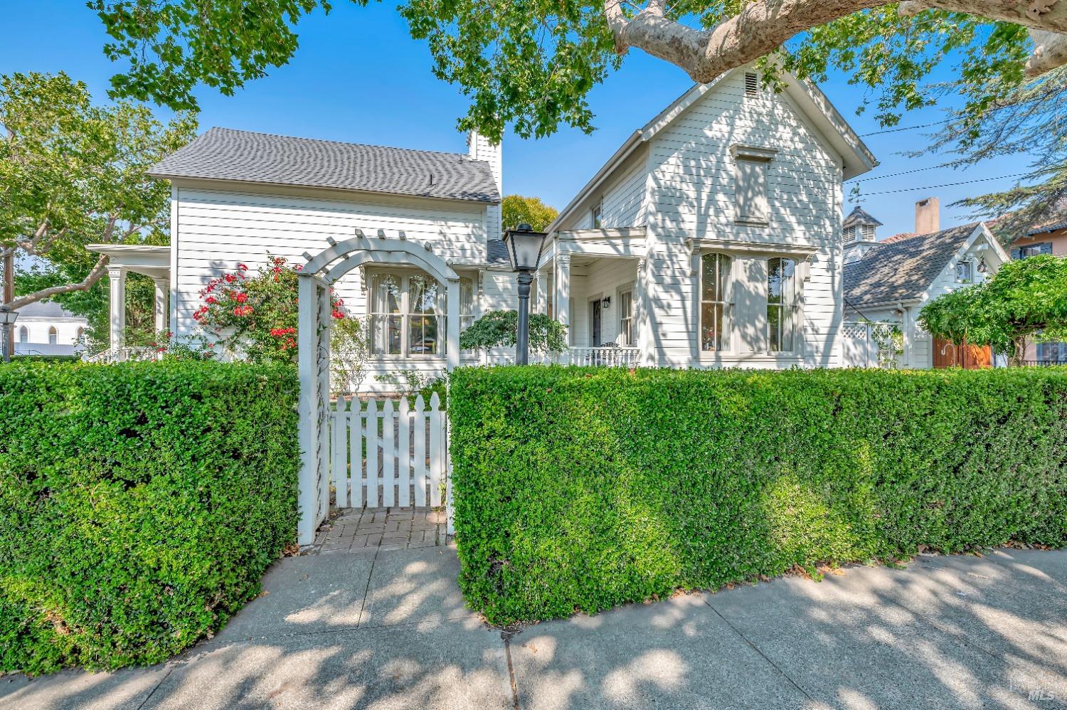 523 B Street
