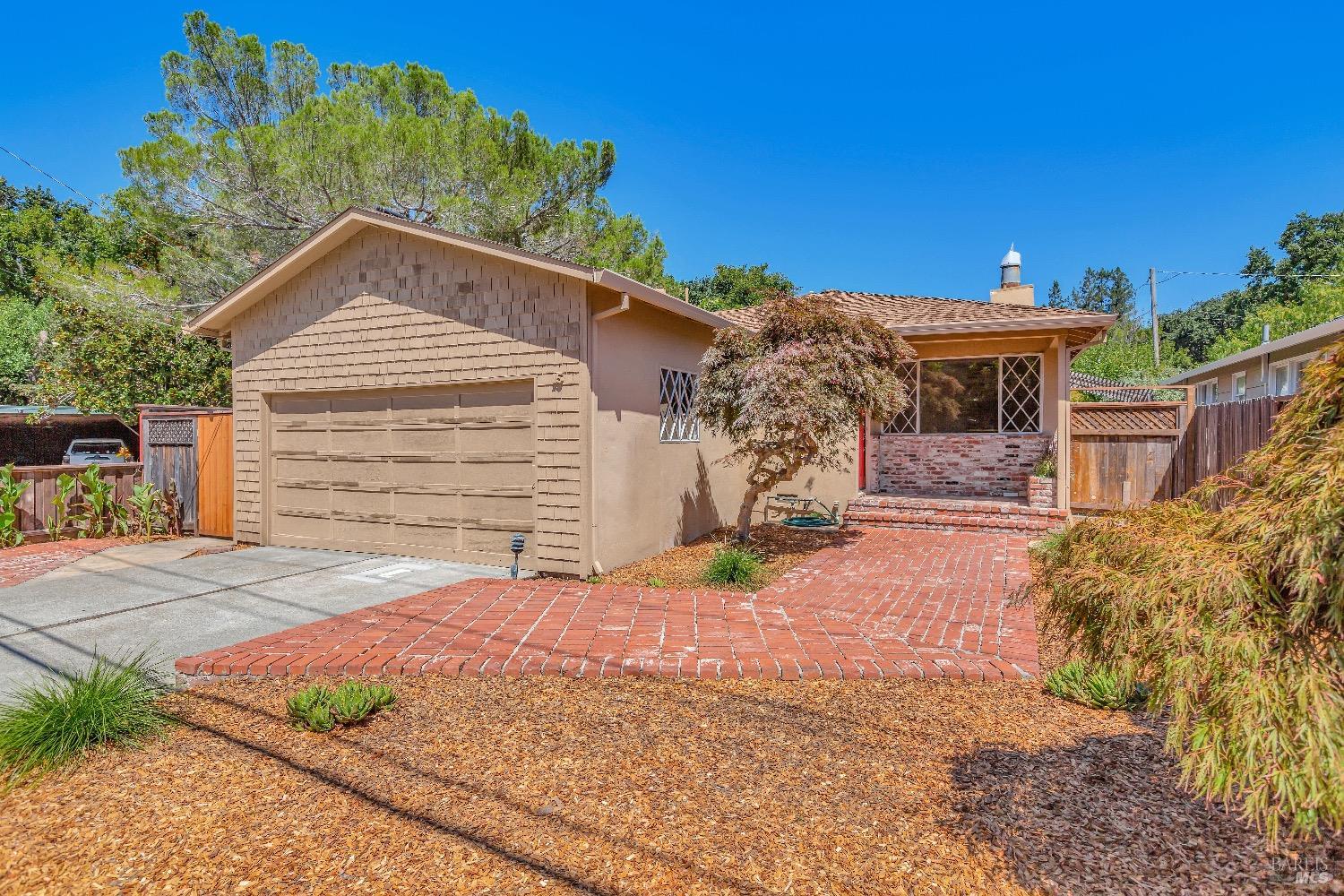 15 Caletta Avenue