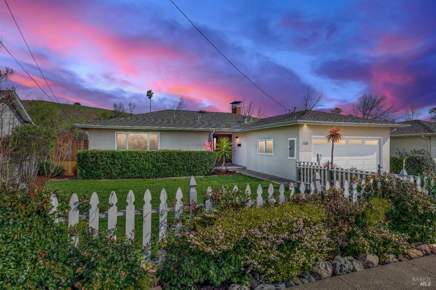 558 Tarragon Dr