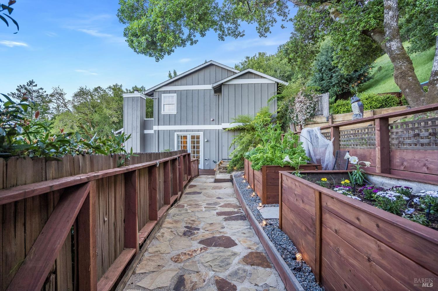 101 Ridge Rd