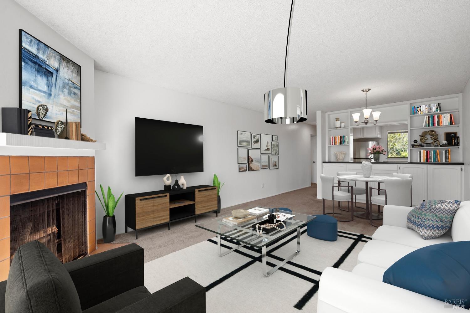 749 Via Casitas