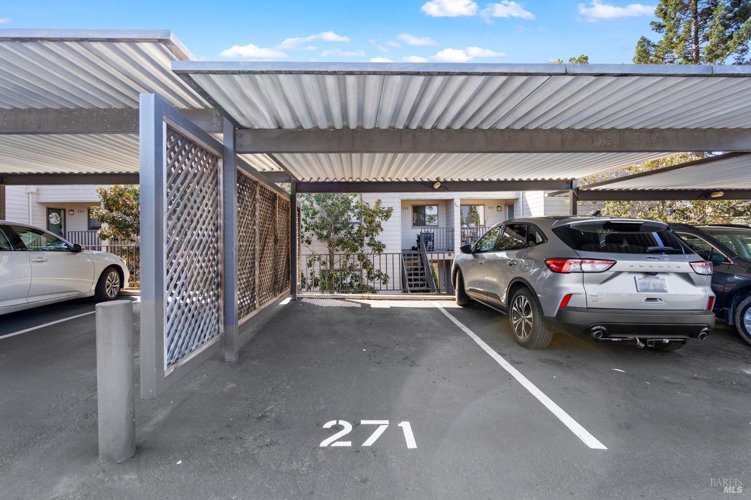 749 Via Casitas
