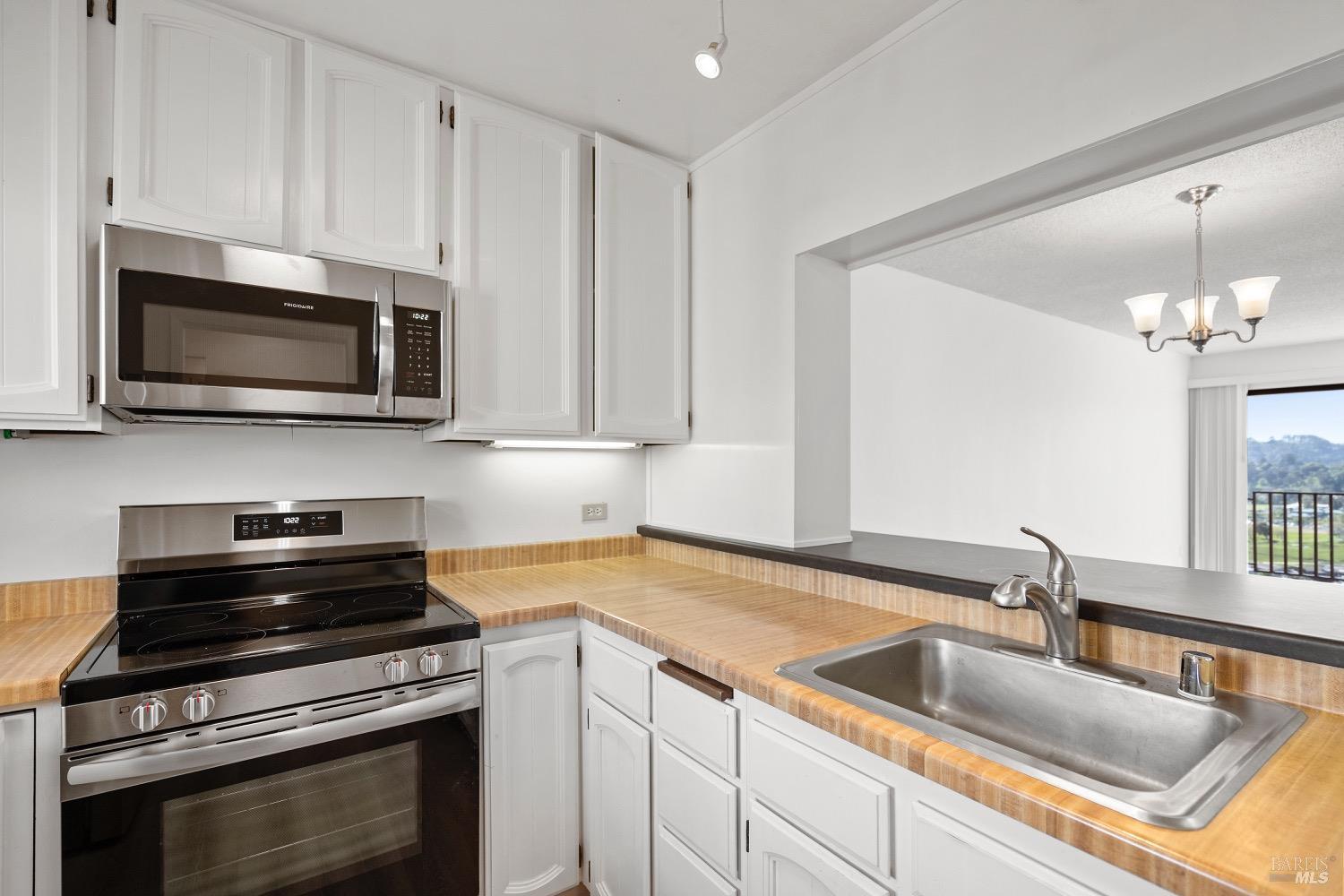 749 Via Casitas