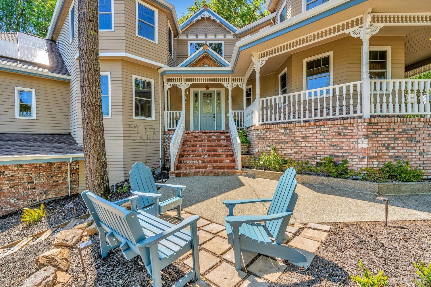 1362-1362 Manzanita Ct