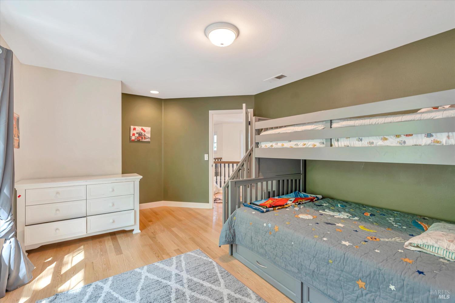 1362-1362 Manzanita Ct