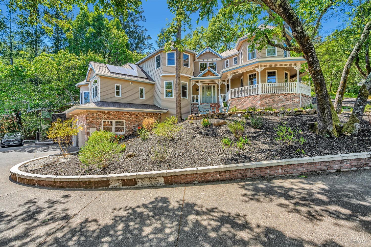 1362-1362 Manzanita Ct