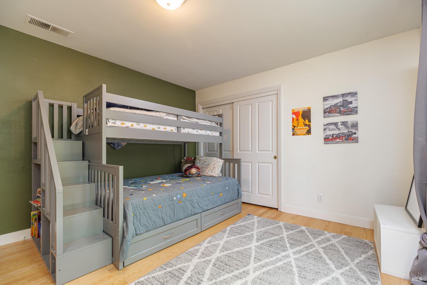 1362-1362 Manzanita Ct