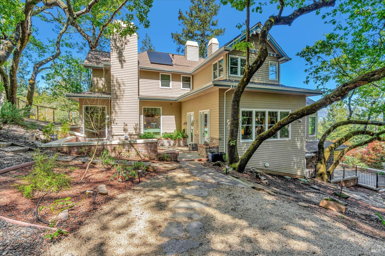 1362-1362 Manzanita Ct
