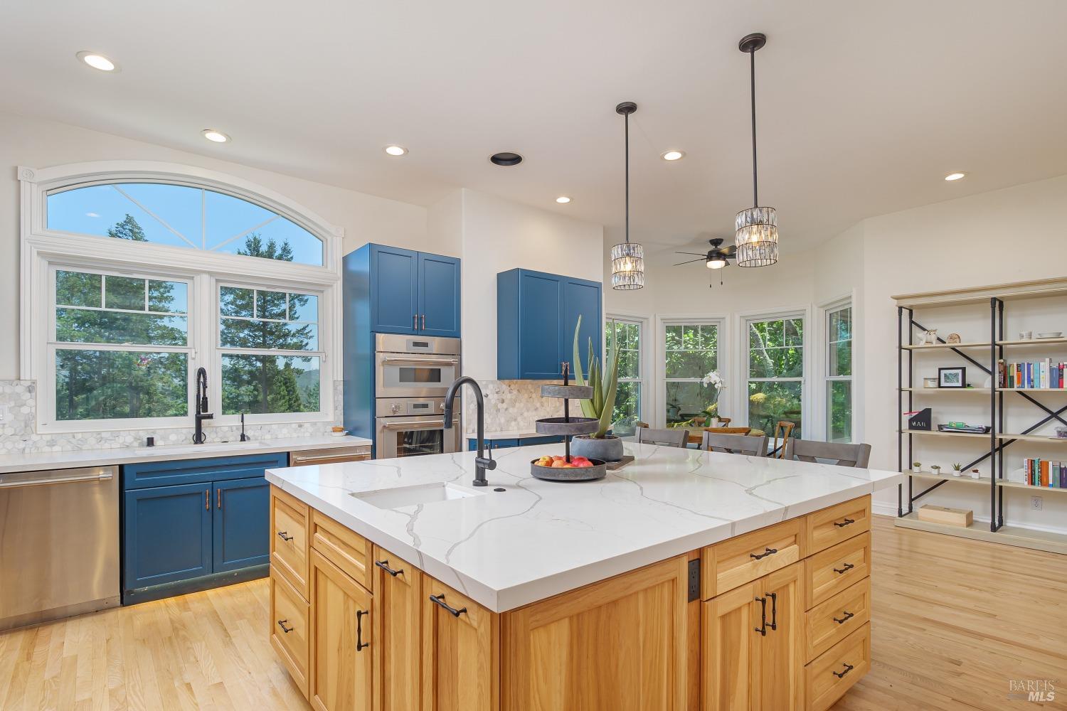 1362-1362 Manzanita Ct