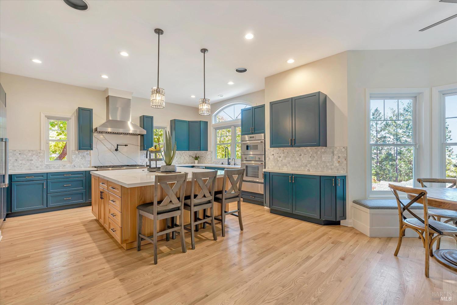 1362-1362 Manzanita Ct