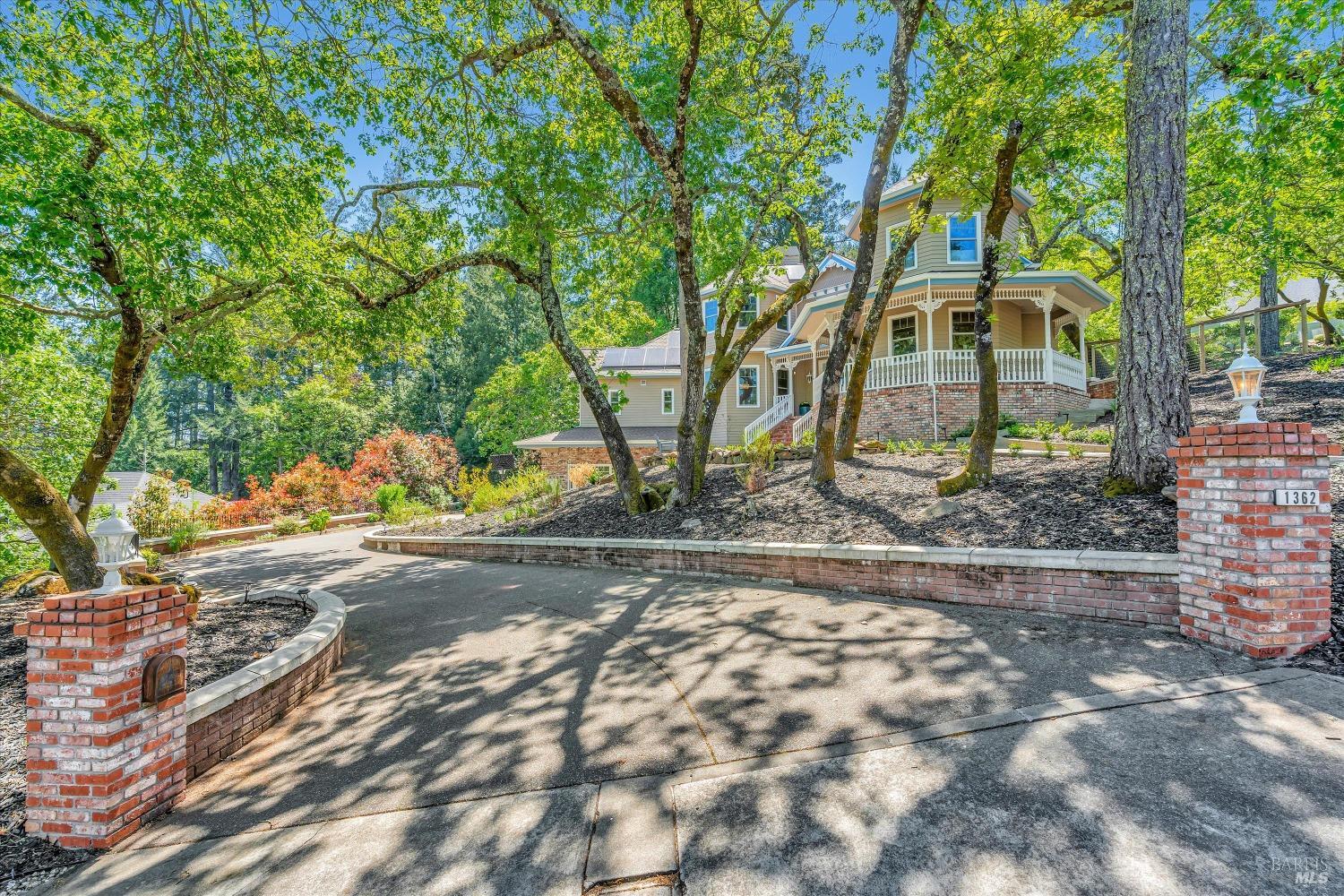 1362-1362 Manzanita Ct