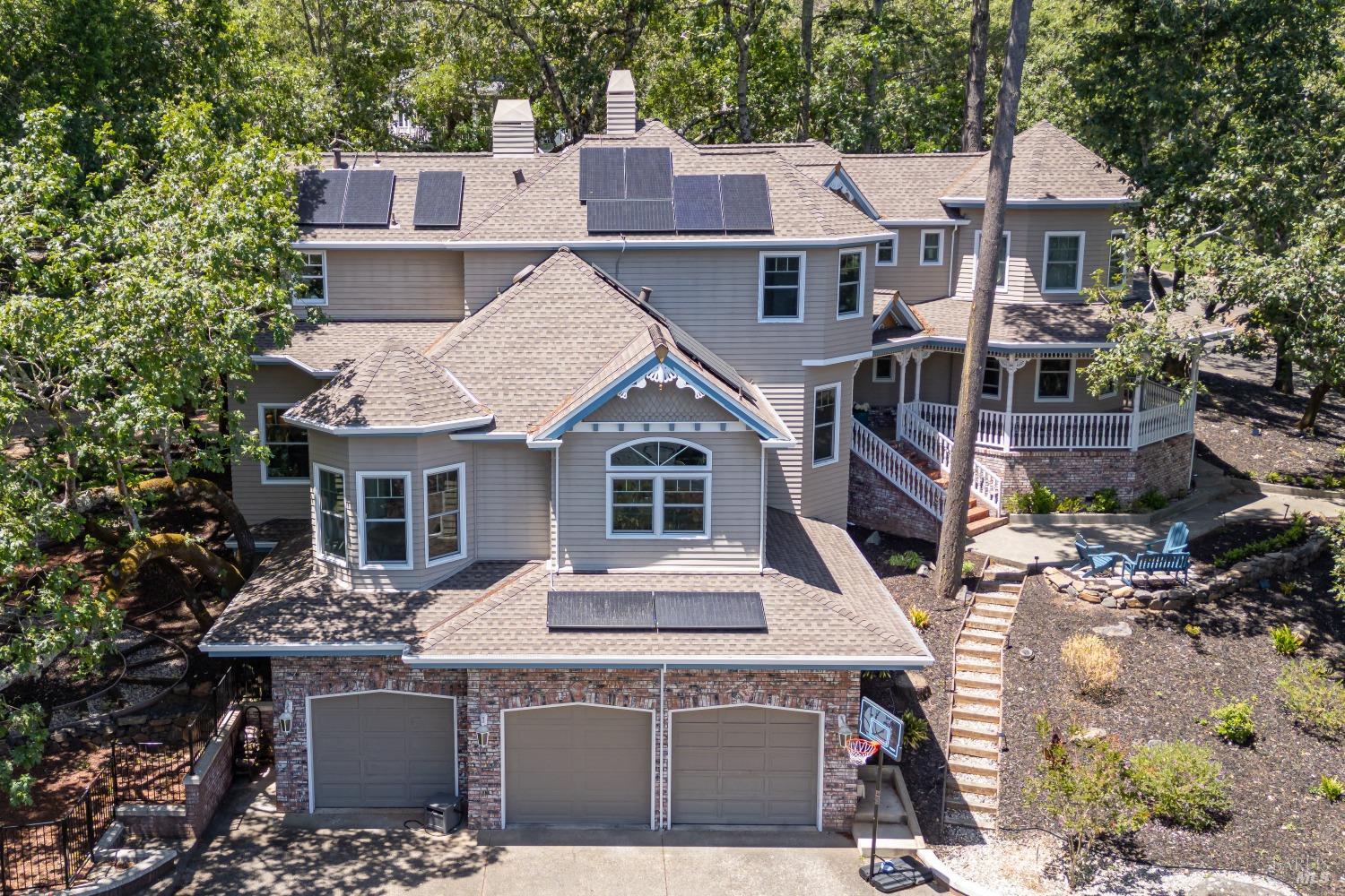 1362-1362 Manzanita Ct