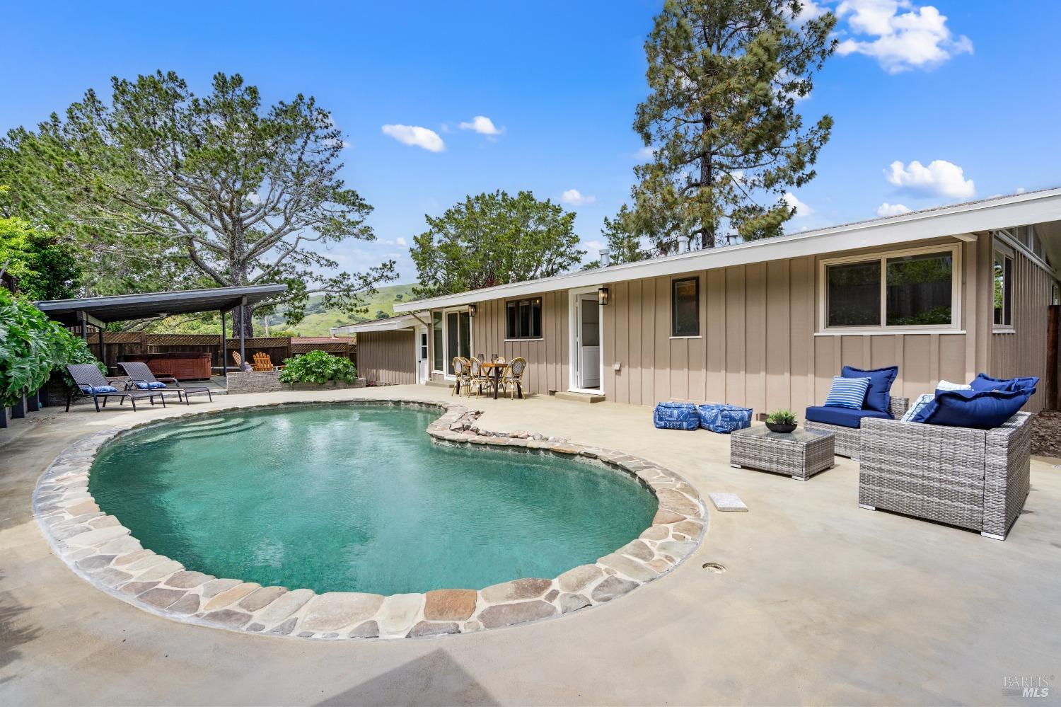 22 Manor View Dr