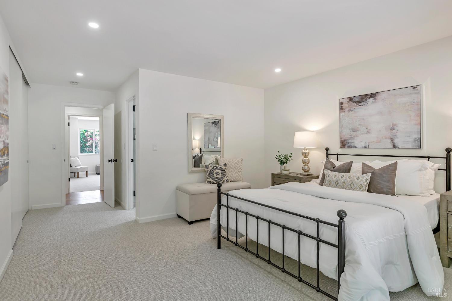 8 Esquire Ct