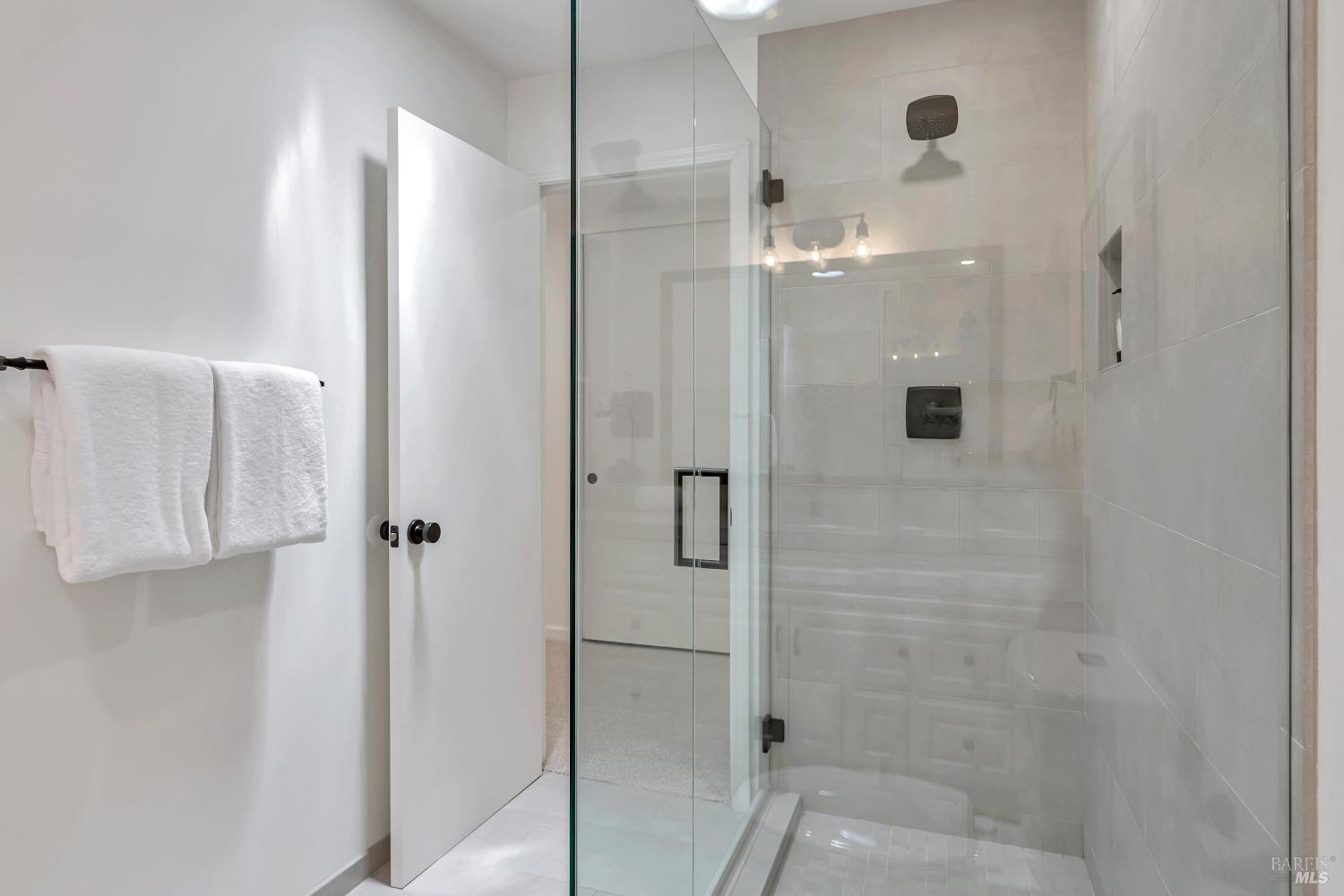 8 Esquire Ct