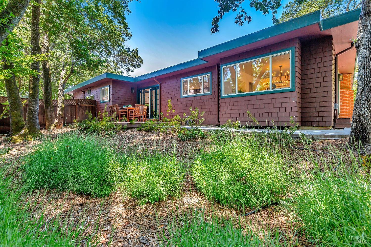 8 Esquire Ct