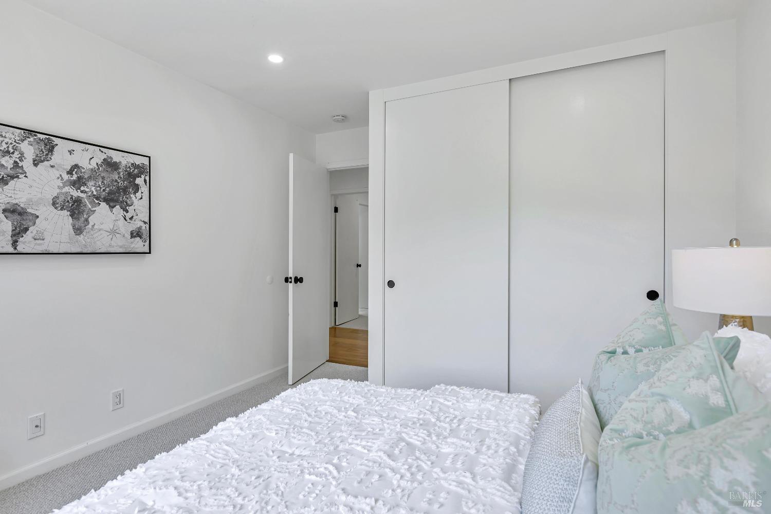 8 Esquire Ct