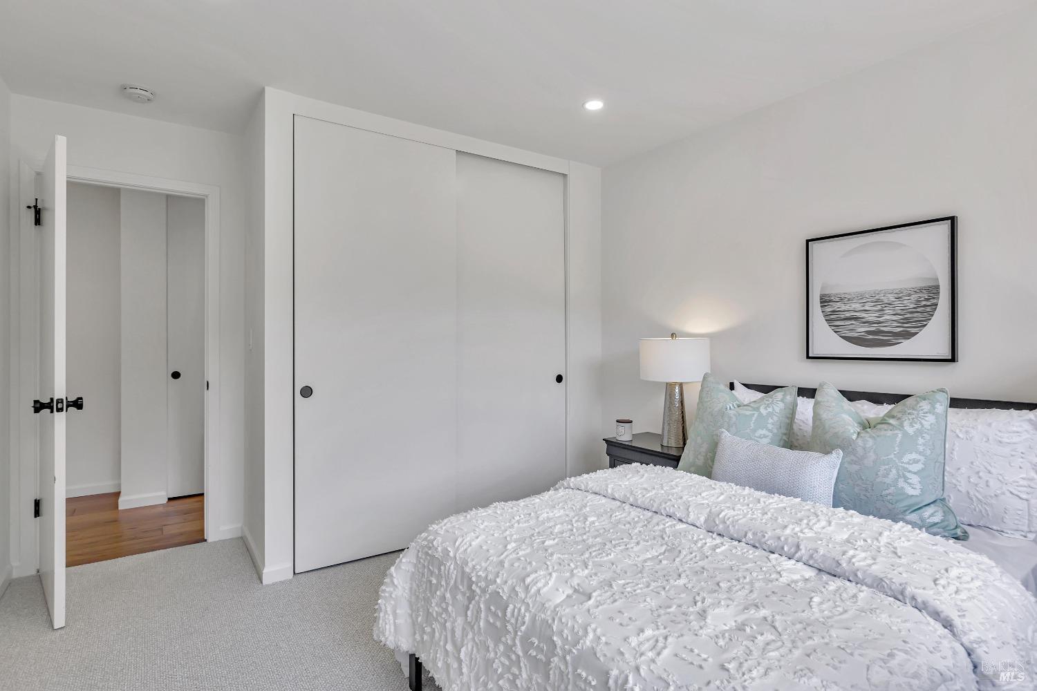 8 Esquire Ct