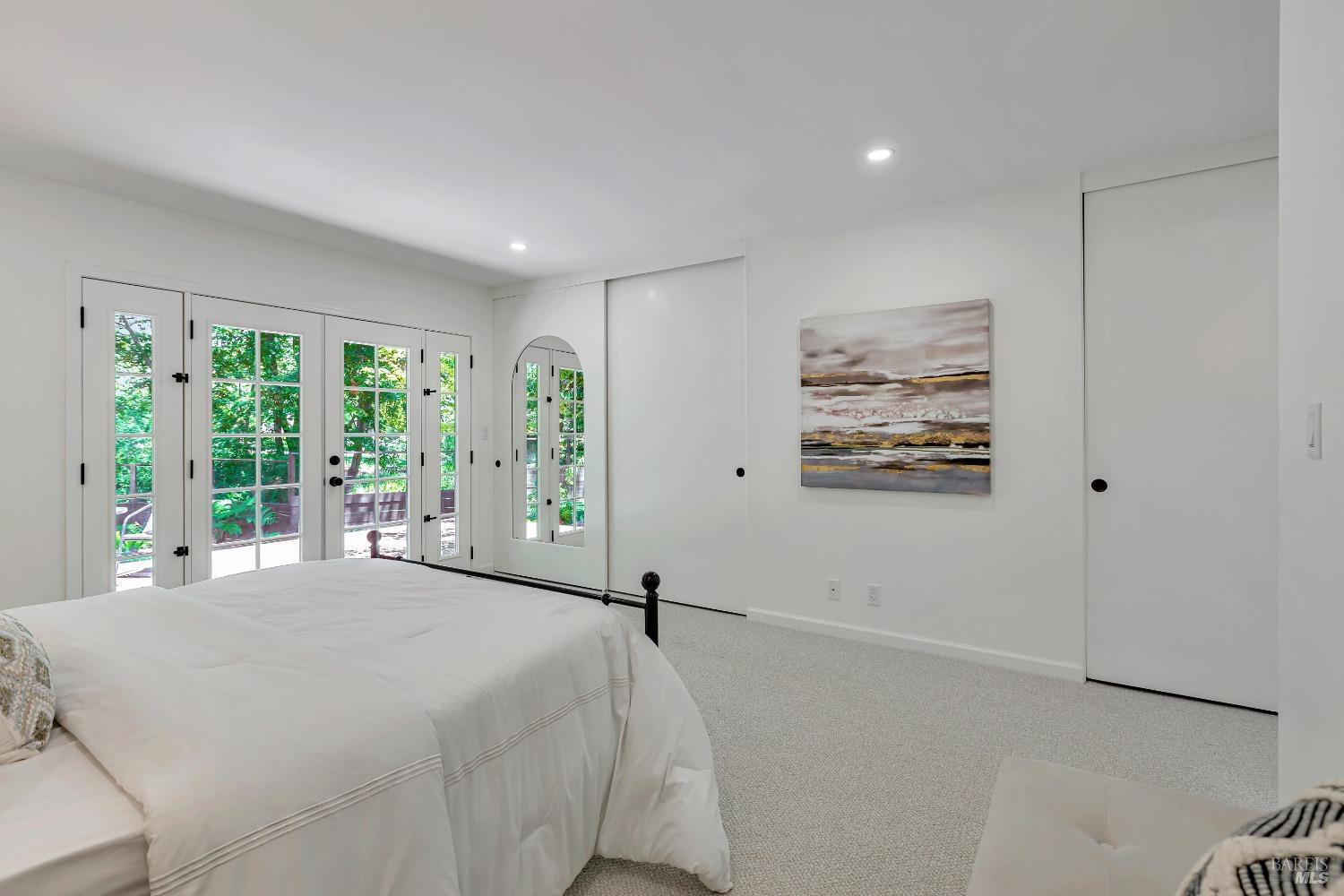 8 Esquire Ct