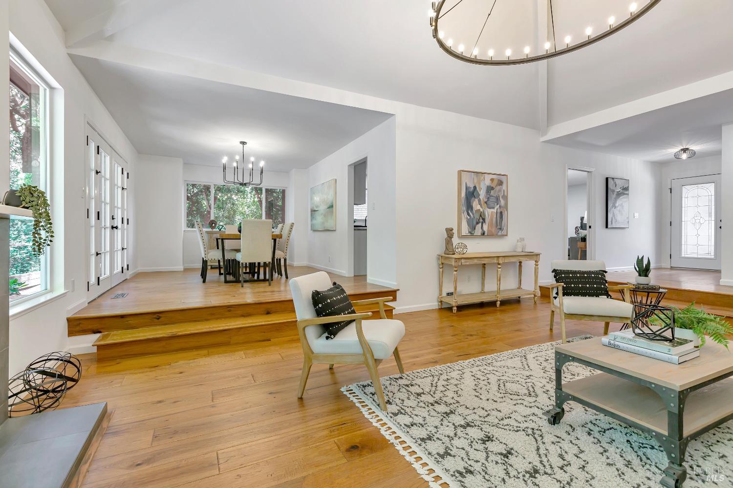 8 Esquire Ct