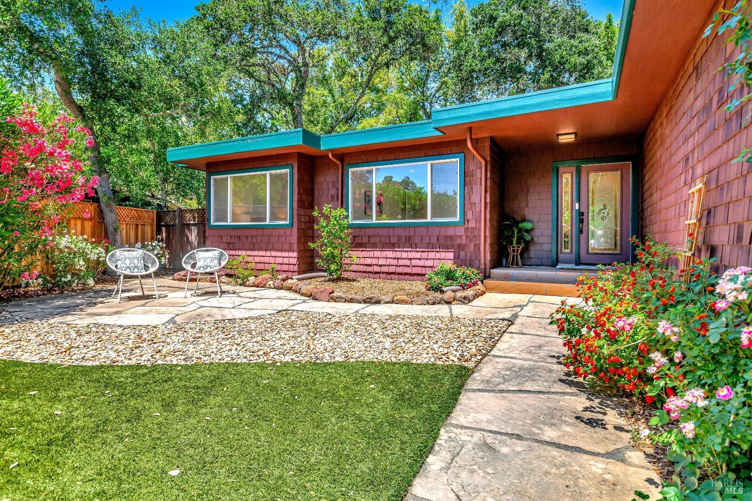 8 Esquire Ct