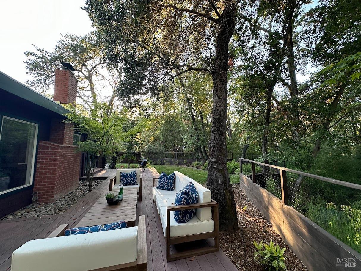 8 Esquire Ct