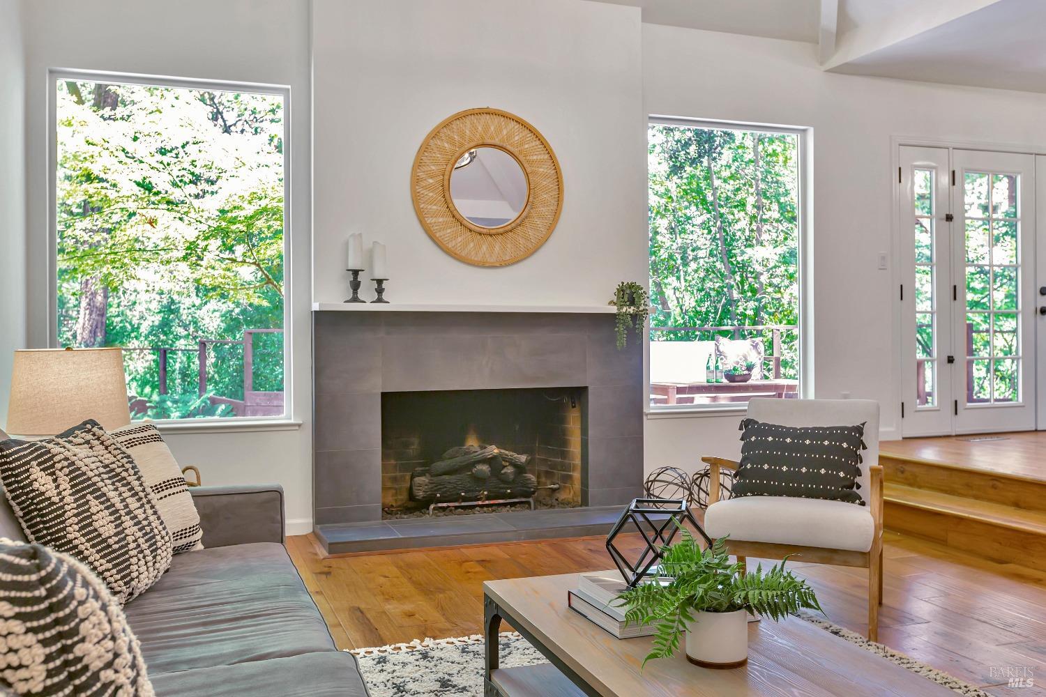 8 Esquire Ct