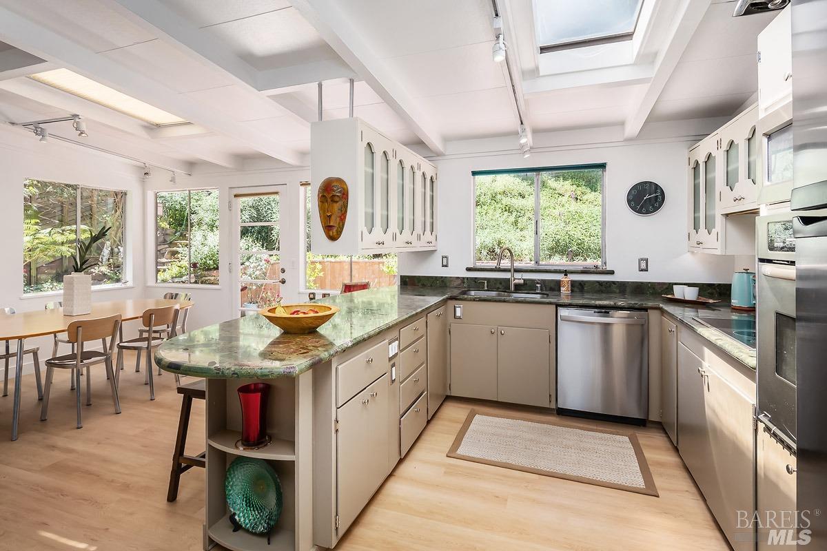 317 Sausalito St