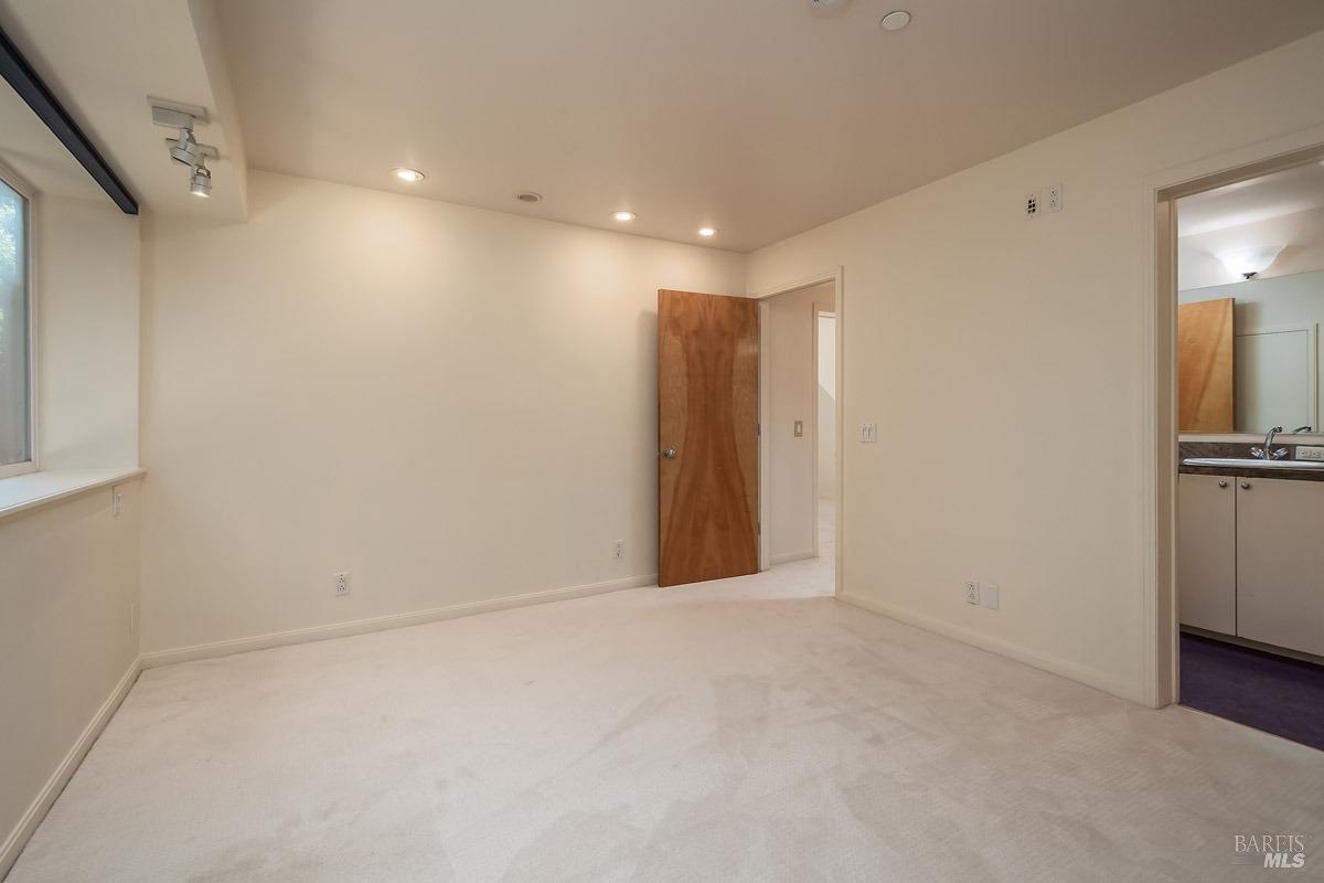 317 Sausalito St