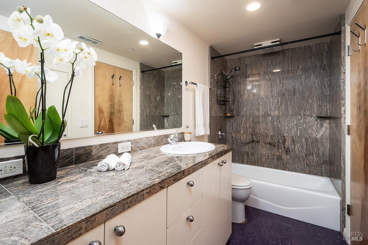 317 Sausalito St
