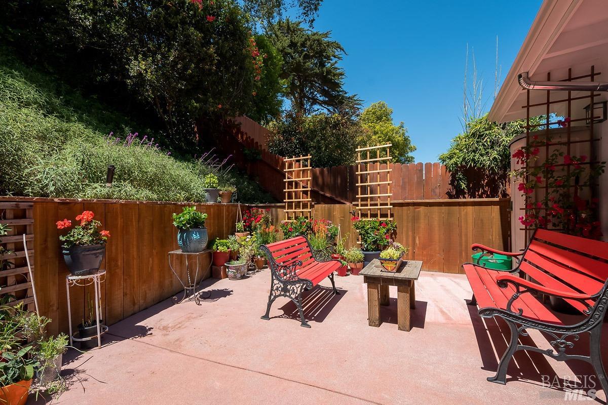 317 Sausalito St