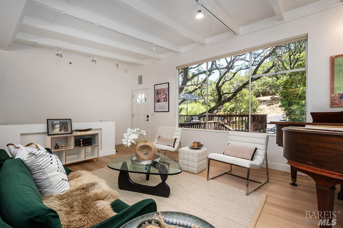 317 Sausalito St