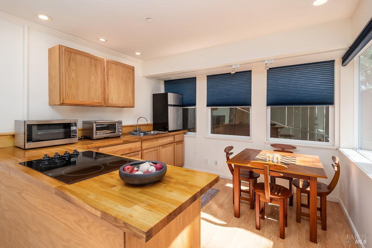 317 Sausalito St
