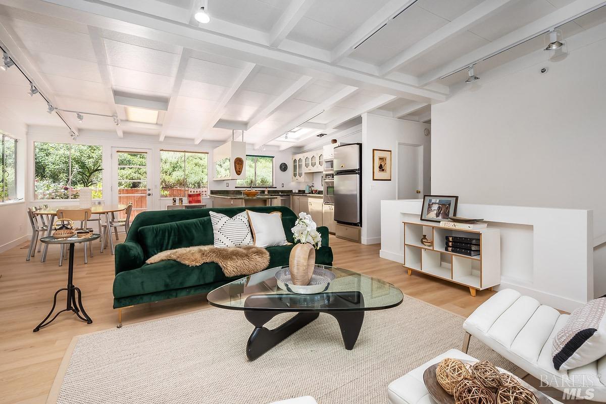 317 Sausalito St