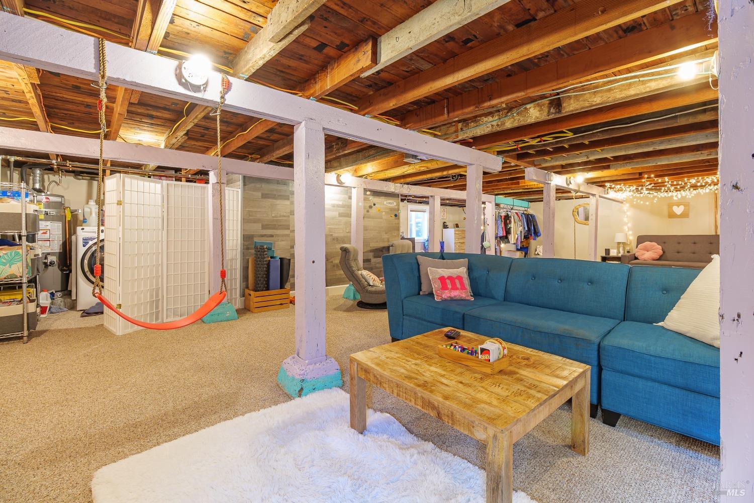 83 Willow Ave