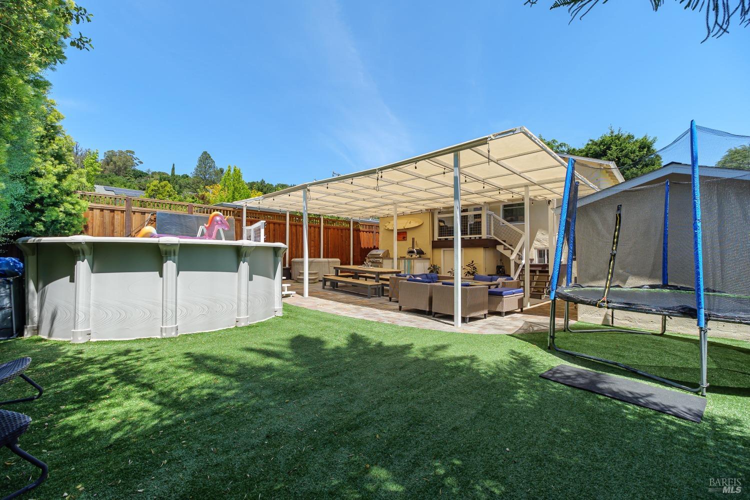 83 Willow Ave