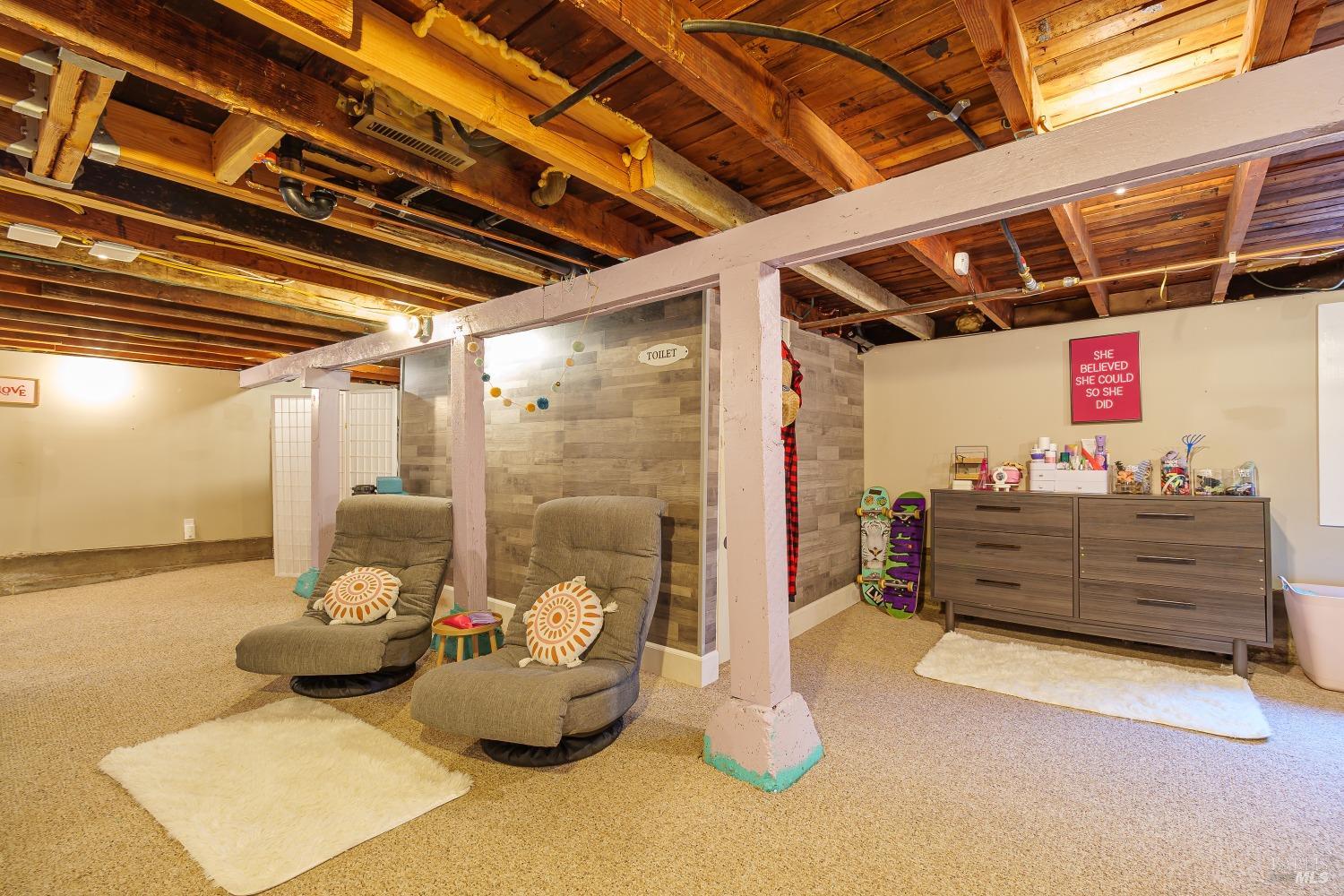 83 Willow Ave