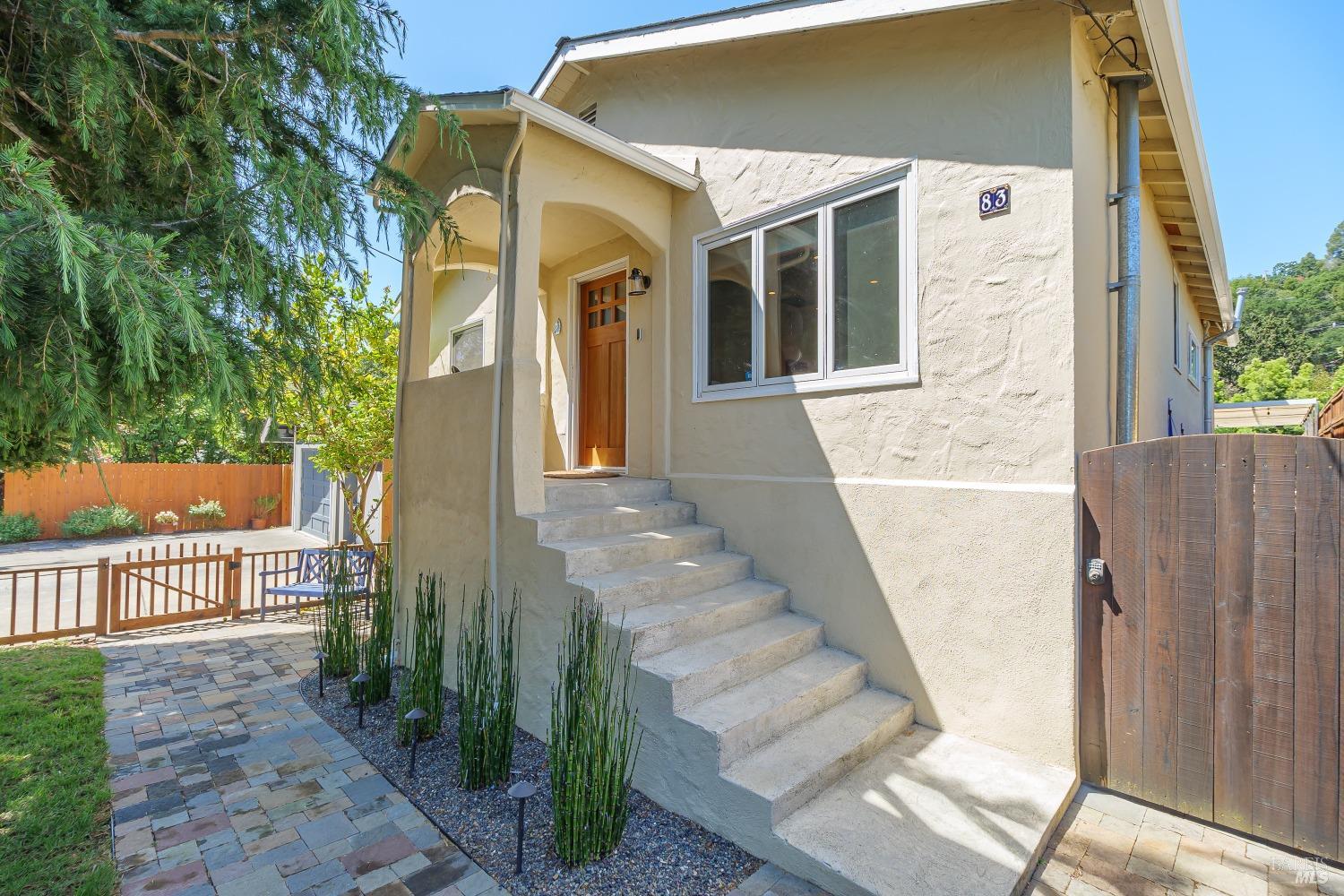 83 Willow Ave