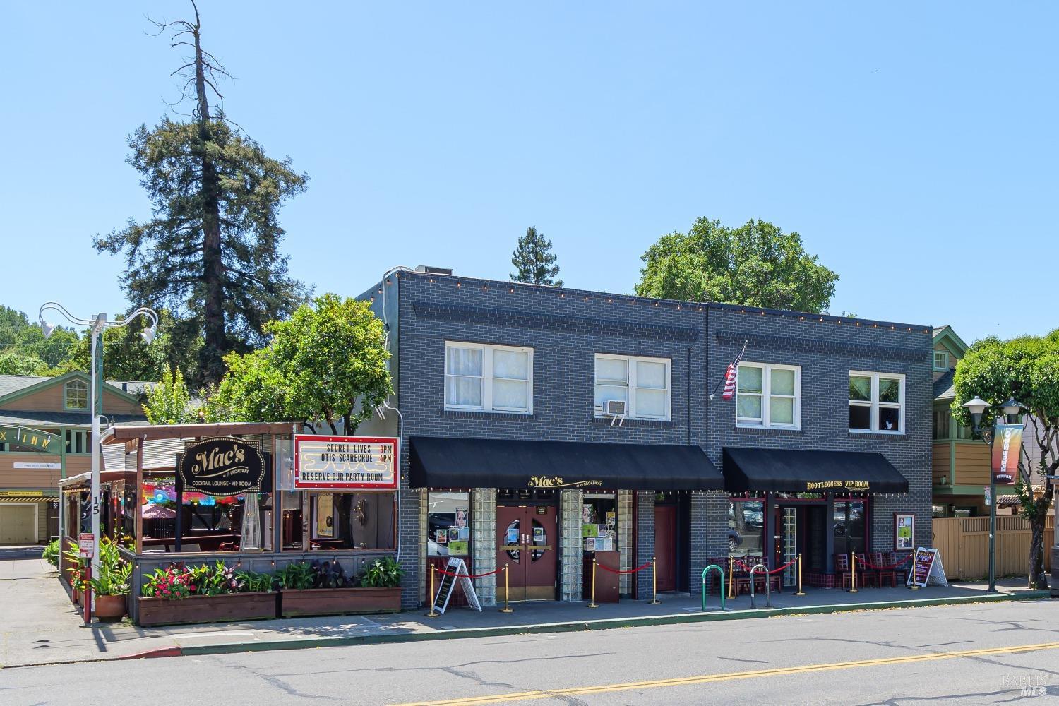 83 Willow Ave