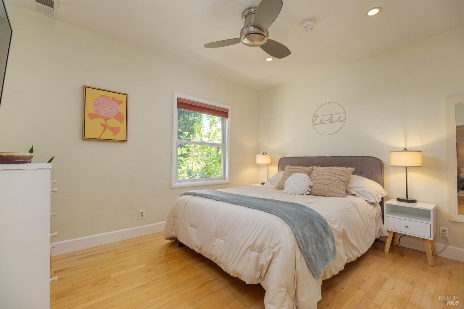 83 Willow Ave