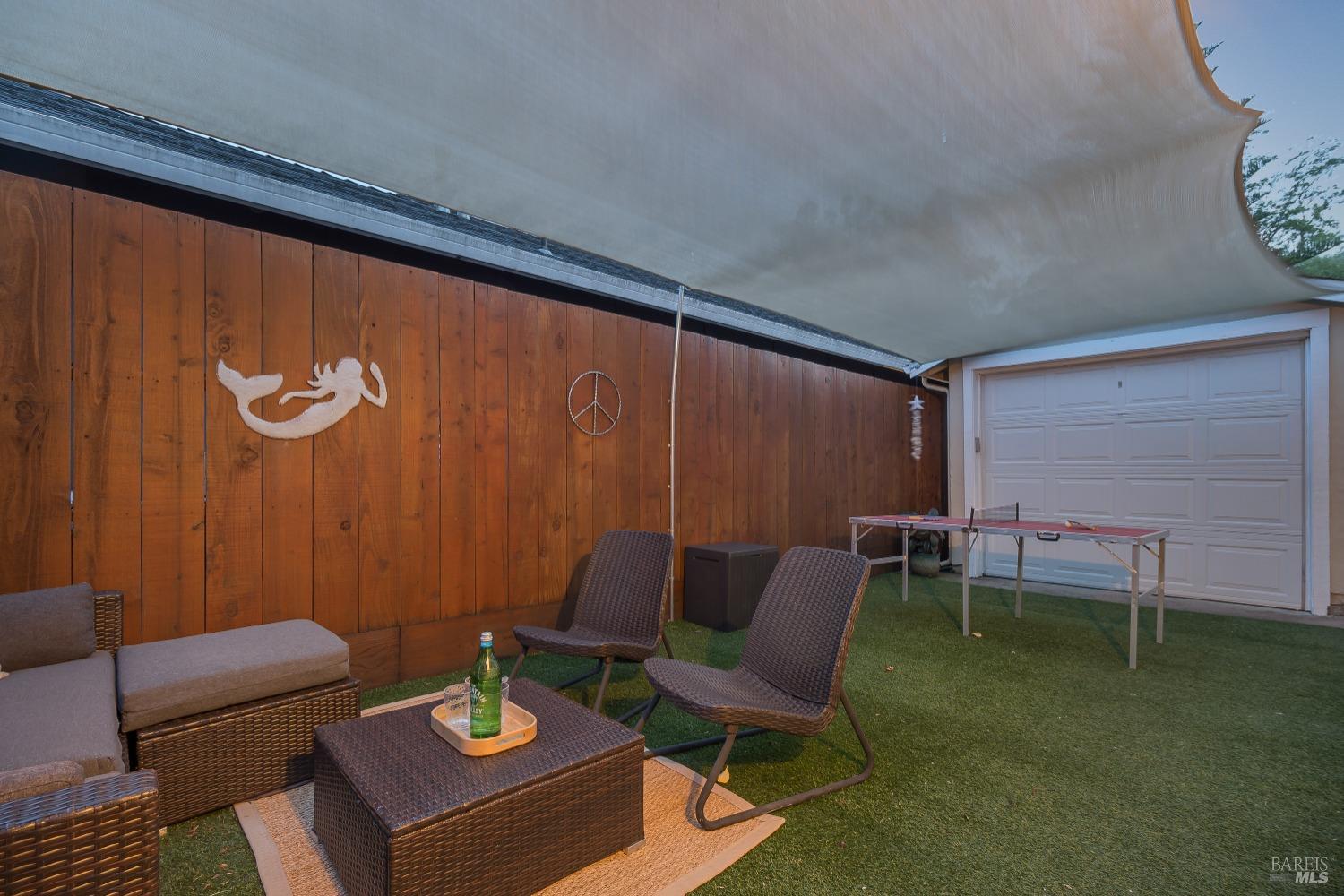83 Willow Ave